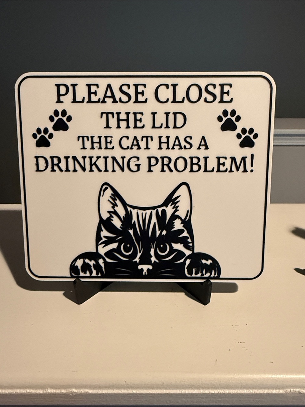 Please Close The Lid Cat Sign - Black on White - Pets Cat